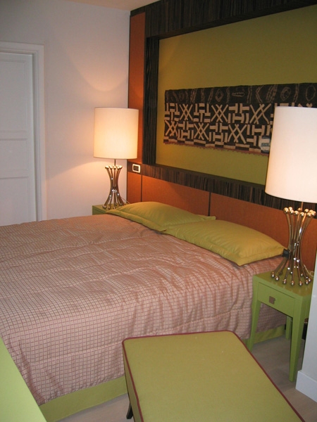master bedroom Pair of table lamps PIOVRA, base in brass nichel plated; ivory shantung shades