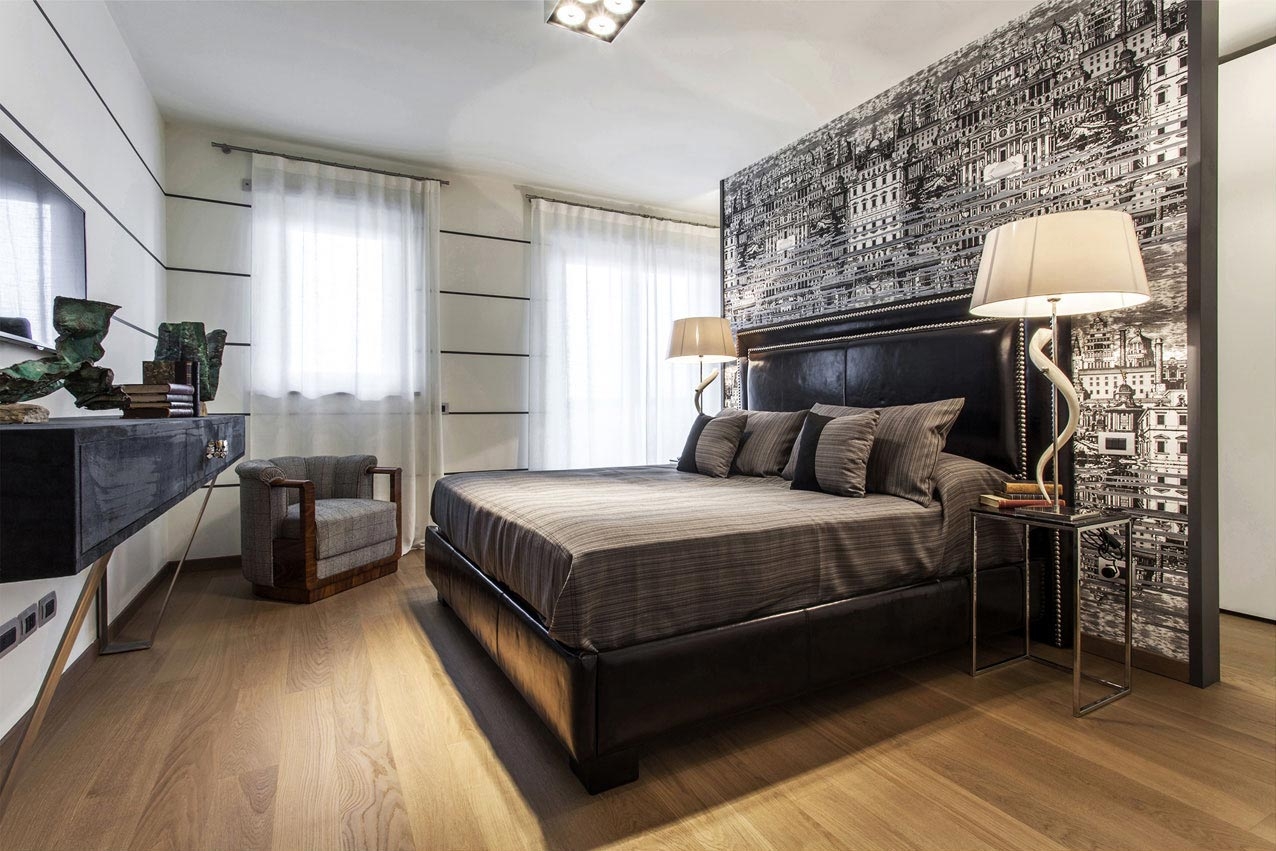 Pair of table lamps with real ivory kudu horns