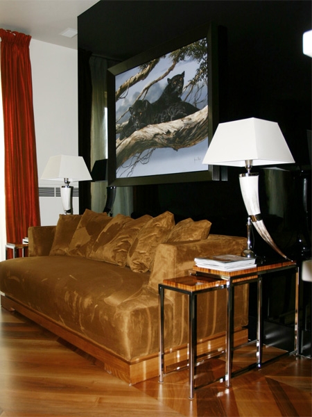 CINEMA ROOM Pair table lamps with real natural horn ZEBU, on brass nichel plated squared base; ivory shades 