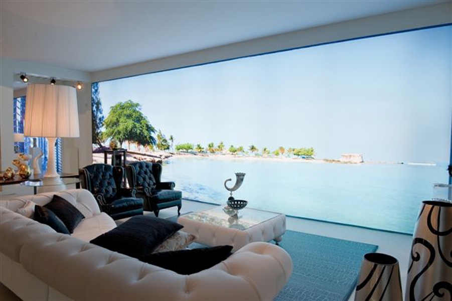 В великолепной вилле одного видного деятеля в рабском мире, присутствуютнашиартикли: Лампы GIRONE и SFERE из никелированной латуни. Вцентрестолакомпозиция CENTROTAVOLA PETALI изпрозрачногои черногокристаллов, а такжерогаизобилияточеныевручную с чернымхрустальнымшаром.